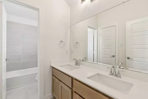 Bath - 2033 Bluestem Rd, Celina, TX 75009 photo 4 of 4