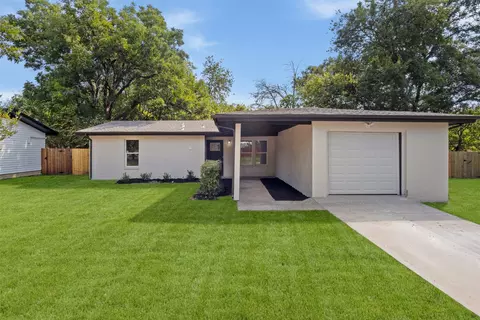 2818 Holiday Dr, Arlington, TX 76010