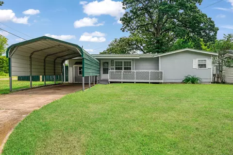 325 17th St SW, Paris, TX 75460