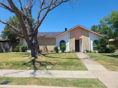 9001 Willowbrook Dr, Rowlett, TX 75088