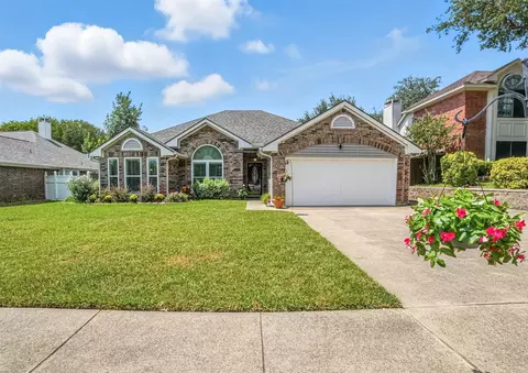 1913 Windsor Dr, Mesquite, TX 75181
