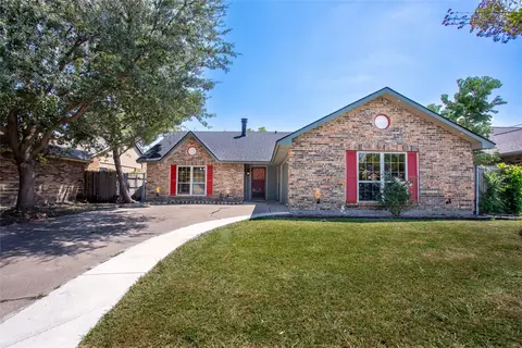 1717 Lewis Trl, Grand Prairie, TX 75052