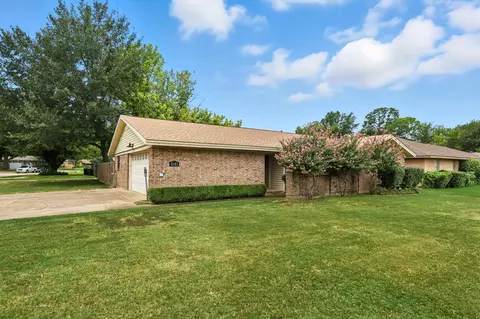 2101 N Mill St, Lewisville, TX 75057