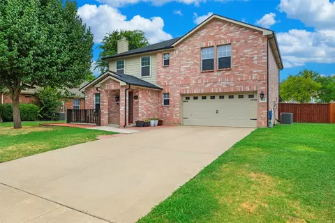 605 Erica Ln, Euless, TX 76039
