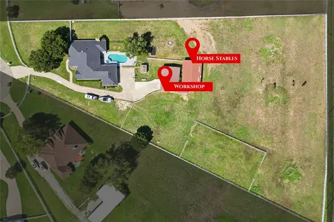 800 Round Hill Rd, Fort Worth, TX 76131