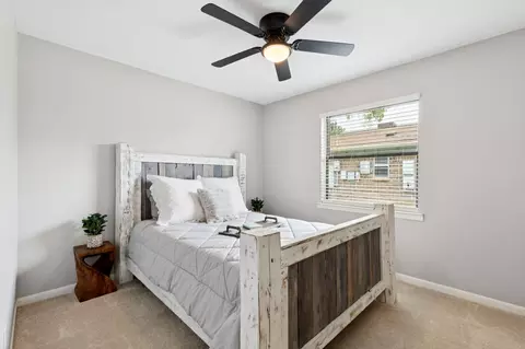Bedroom - 508 Parker Dr, Euless, TX 76039 photo 4 of 4