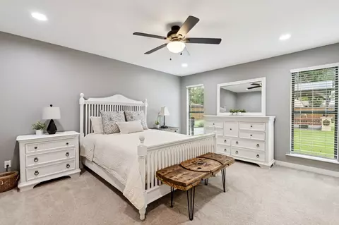 Bedroom - 508 Parker Dr, Euless, TX 76039 photo 1 of 4