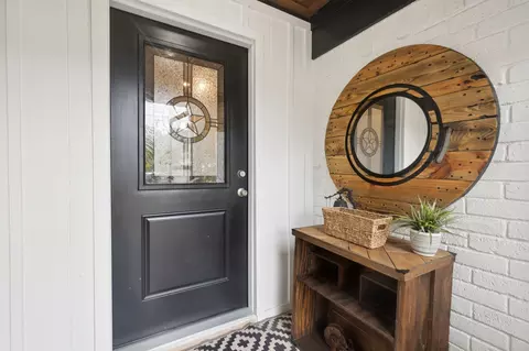 Entry Way - 508 Parker Dr, Euless, TX 76039 photo 2 of 2