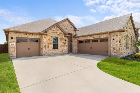526 Natchez Ln, Glenn Heights, TX 75154