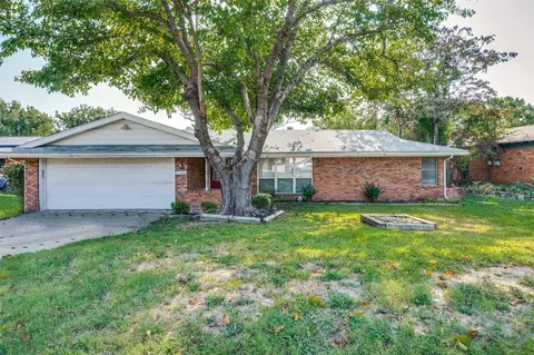 3756 N Hills Dr, North Richland Hills, TX 76117