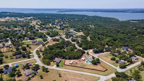 117 Buckboard Dr, Oak Point, TX 75068