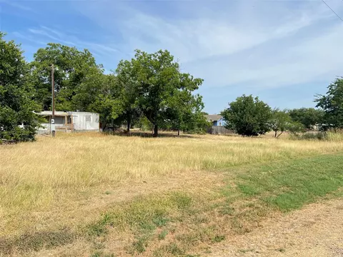 807 E 9th St, Coleman, TX 76834 photo 8