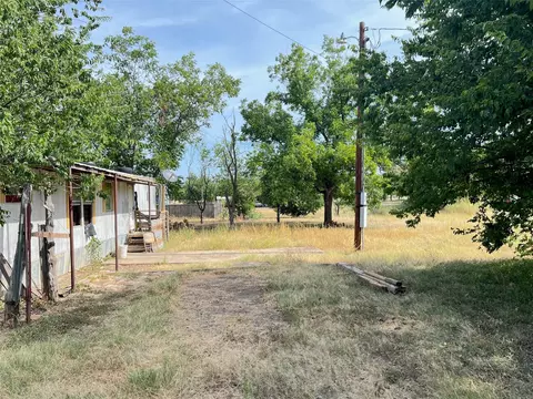 807 E 9th St, Coleman, TX 76834 photo 6