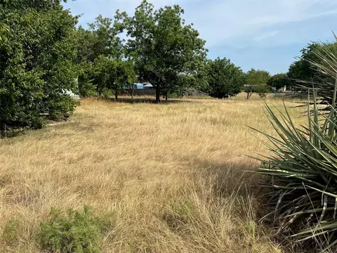 807 E 9th St, Coleman, TX 76834 photo 2