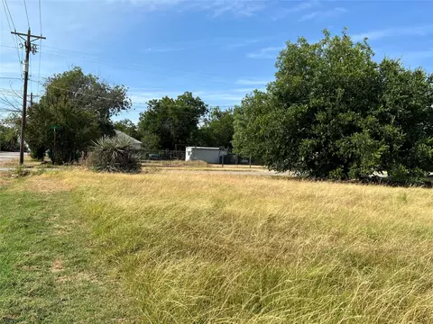 807 E 9th St, Coleman, TX 76834 photo 9