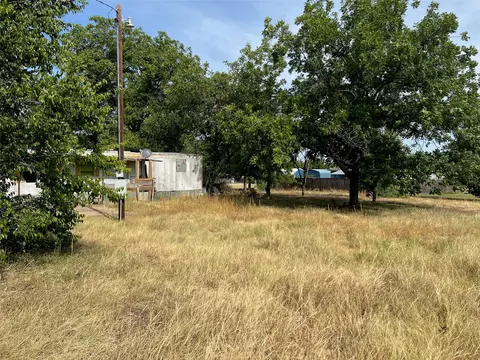 807 E 9th St, Coleman, TX 76834 photo 3