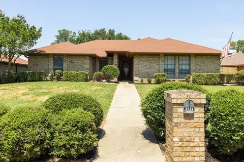 3034 Panhandle Dr, Grapevine, TX 76051
