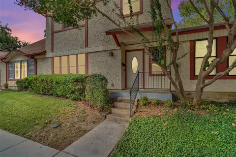 2049 Clubview Dr, Carrollton, TX 75006