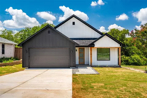 1017 Cedarcrest Dr, Mesquite, TX 75149