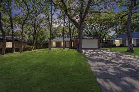 3902 Wentworth Dr, Arlington, TX 76001