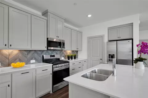 673 Vista Oaks Rd, Lewisville, TX 75067