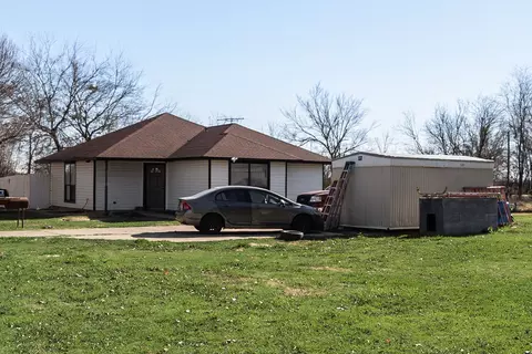19491 E Market, Mabank, TX 75147