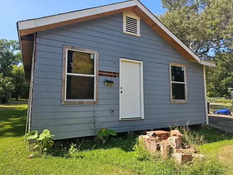 1649 Michel St, Shreveport, LA 71108