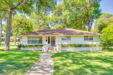 545 Hillvale Dr, Dallas, TX 75241