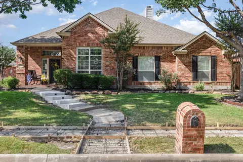2084 Barret Dr, Frisco, TX 75033