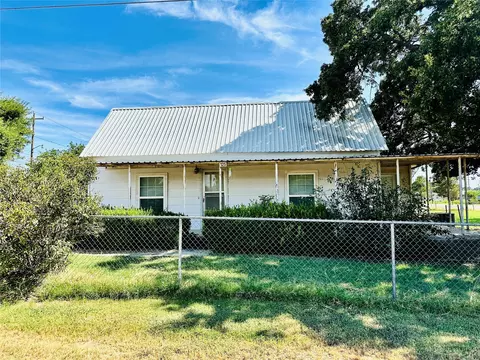 125 2nd St, Cross Plains, TX 76443