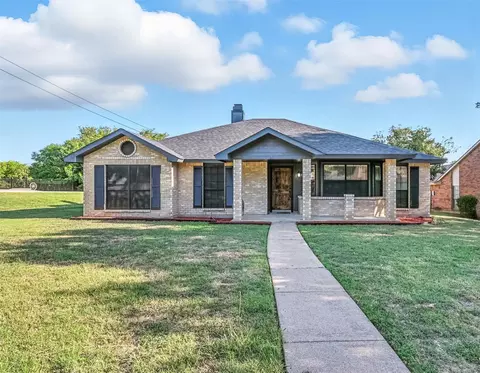 1057 Opal Dr, Desoto, TX 75115
