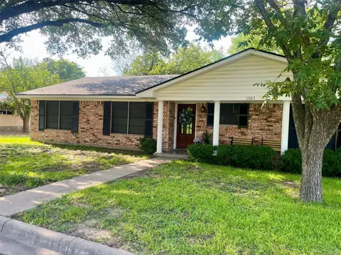 1303 Julie St, Clifton, TX 76634