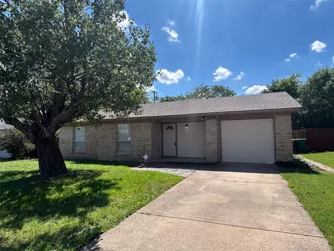 1210 S Clark Rd, Cedar Hill, TX 75104