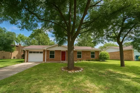 223 Rowland St, Stephenville, TX 76401