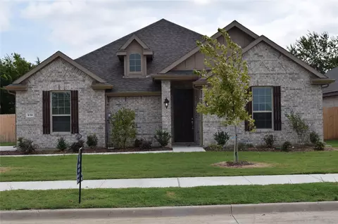 910 Michelle Dr, Midlothian, TX 76065