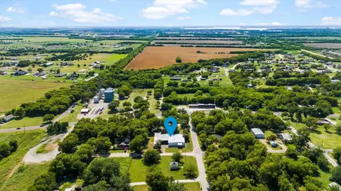 301 Warren St, Nevada, TX 75173