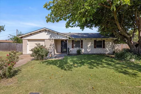 2020 Swaim Dr, Granbury, TX 76048