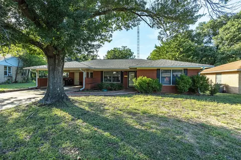 2910 College Cir, Corsicana, TX 75110