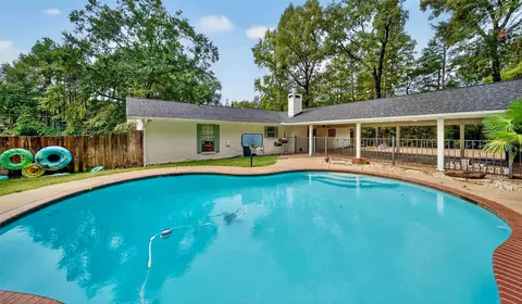 190 Forest Hills St, Rusk, TX 75785