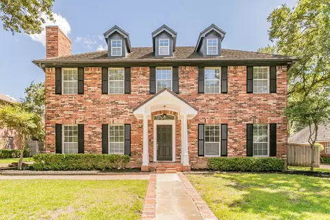 2414 Green Park Dr, Arlington, TX 76017