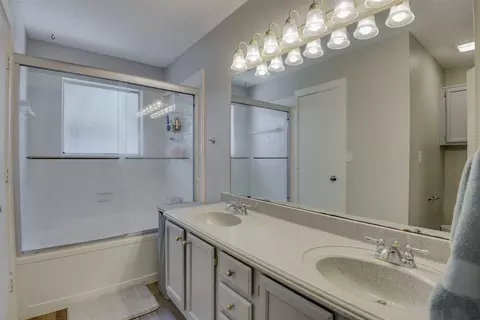 Bath - 1605 Woodpath Dr, Euless, TX 76039 photo 1 of 2