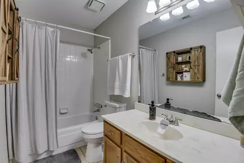 Bath - 1605 Woodpath Dr, Euless, TX 76039 photo 2 of 2