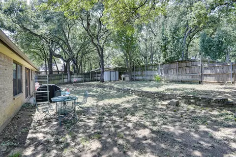 Exterior - 1605 Woodpath Dr, Euless, TX 76039 photo 9 of 9