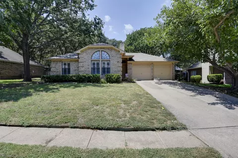 1605 Woodpath Dr, Euless, TX 76039