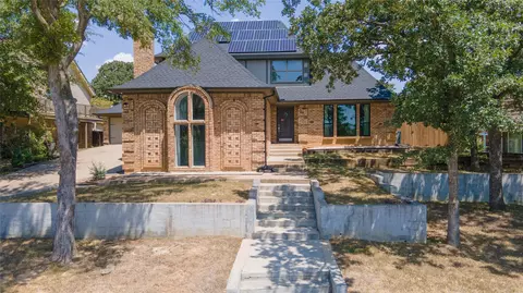 817 Shady Lake Dr, Bedford, TX 76021