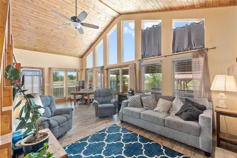 185 Lakeview Dr, Coleman, TX 76834