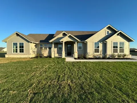 3109 White Oak Rd, Terrell, TX 75161
