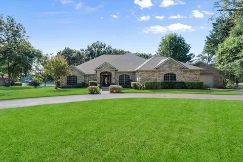 410 Hidden Oaks Ln, Corsicana, TX 75109