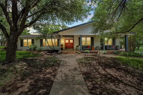 1001 Hummingbird Ln, Woodway, TX 76712