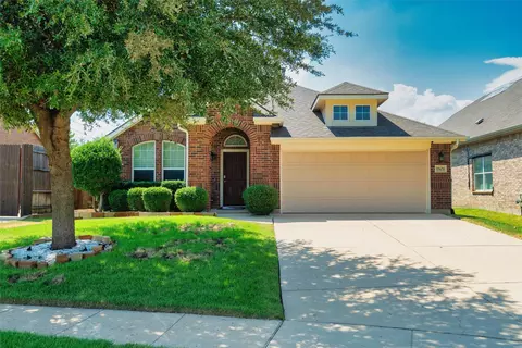 15651 Gatehouse Dr, Roanoke, TX 76262